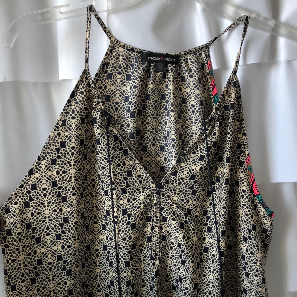 Unique Top - Picture 2 of 7